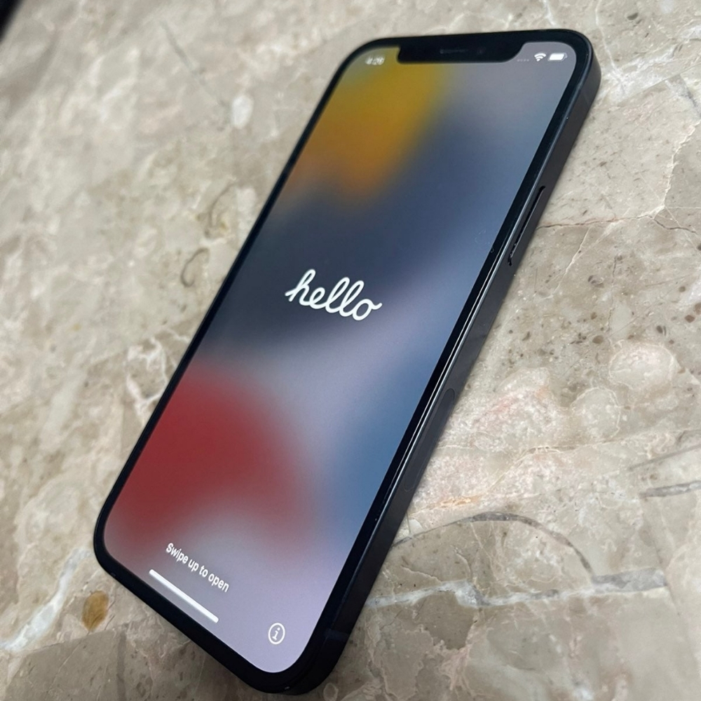 Apple iPhone 12